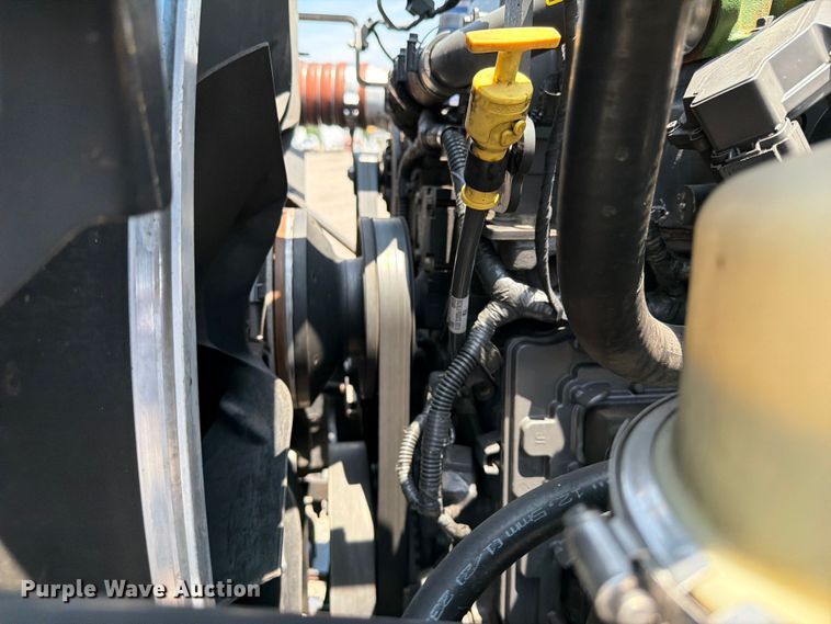 image for item EG9331 2016 Peterbilt 337 truck cab and chassis
