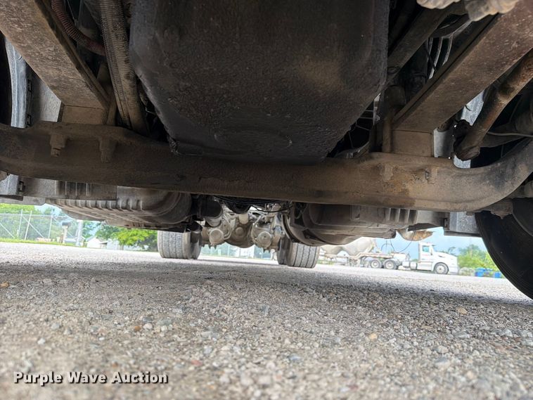 image for item EL0109 2016 Freightliner Cascadia semi truck