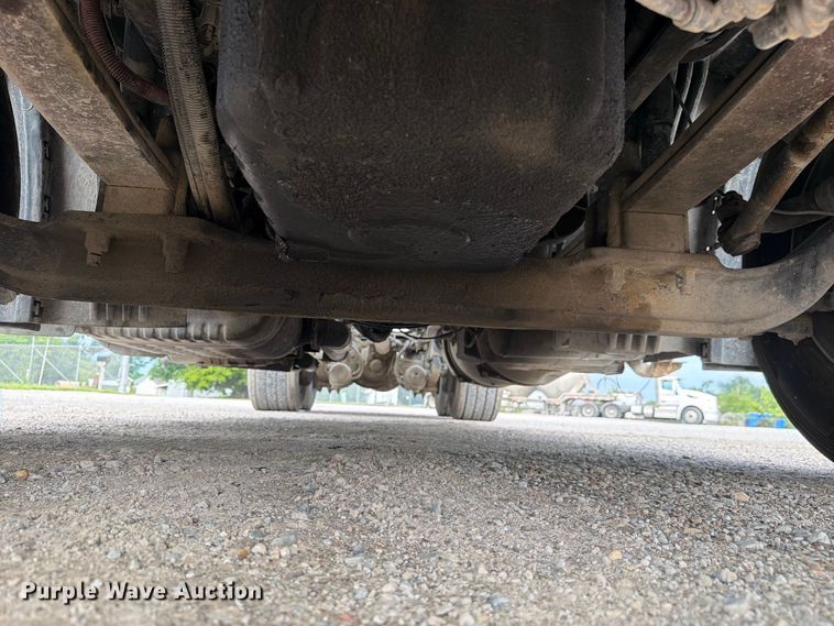 image for item EL0109 2016 Freightliner Cascadia semi truck