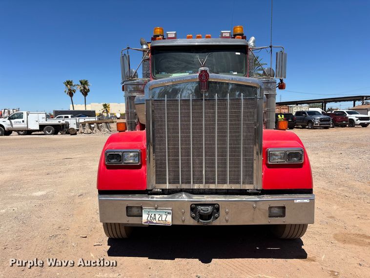 image for item EL2492 2011 Kenworth W900 semi truck