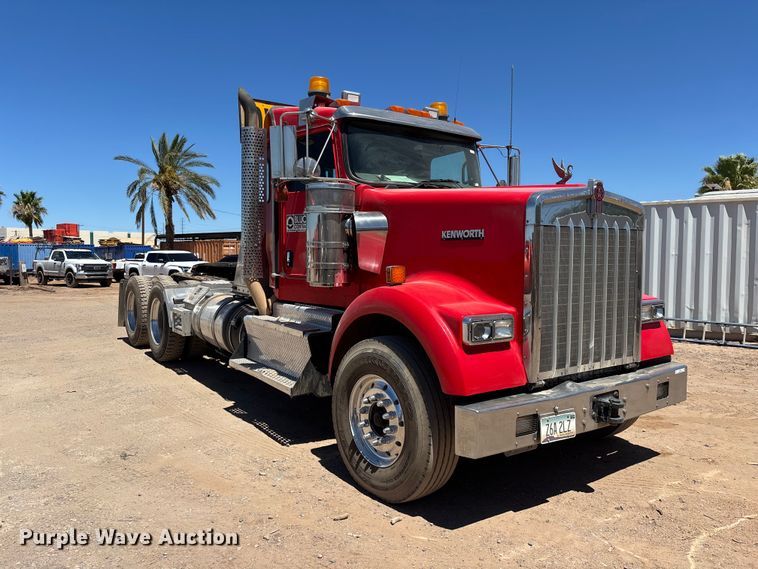 image for item EL2492 2011 Kenworth W900 semi truck