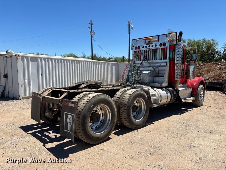 image for item EL2492 2011 Kenworth W900 semi truck
