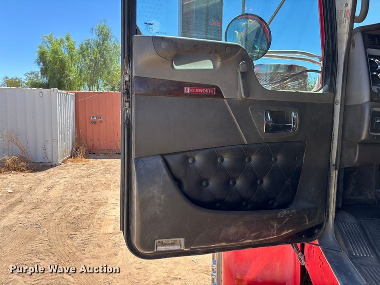image for item EL2492 2011 Kenworth W900 semi truck