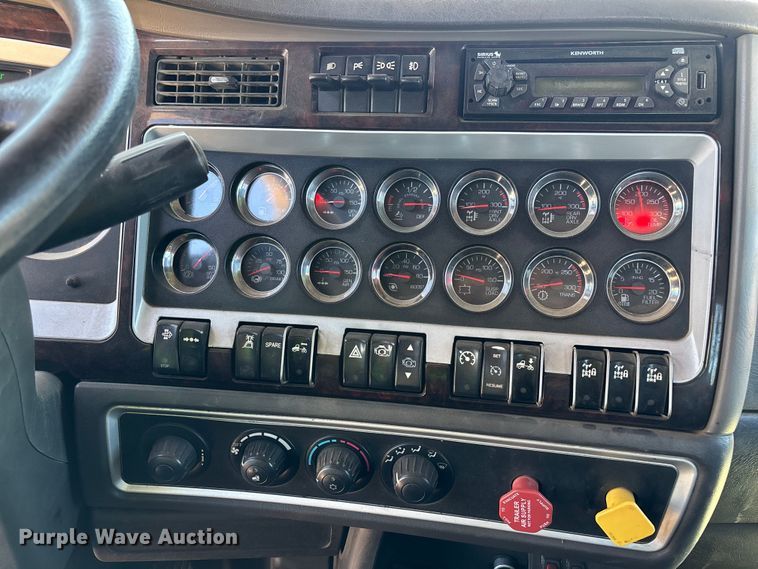 image for item EL2492 2011 Kenworth W900 semi truck
