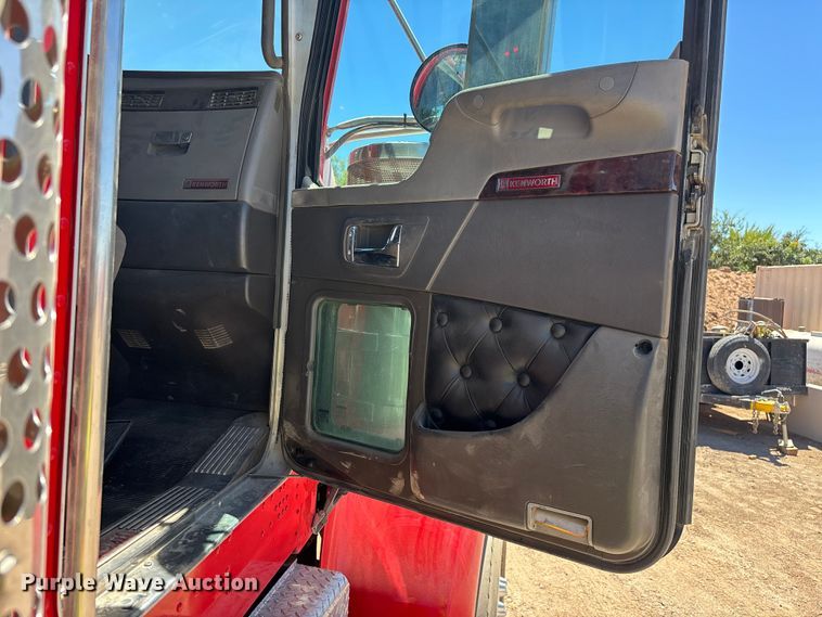 image for item EL2492 2011 Kenworth W900 semi truck