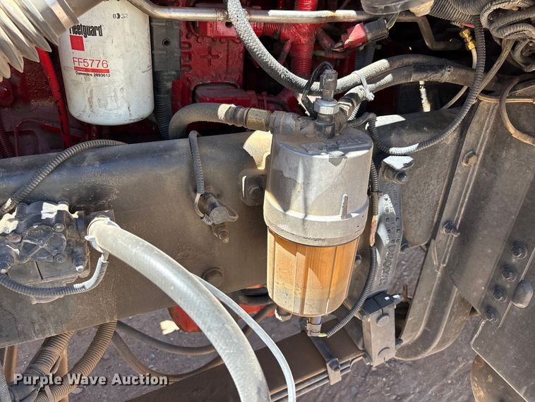 image for item EL2492 2011 Kenworth W900 semi truck