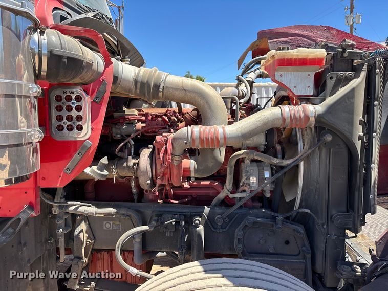 image for item EL2492 2011 Kenworth W900 semi truck
