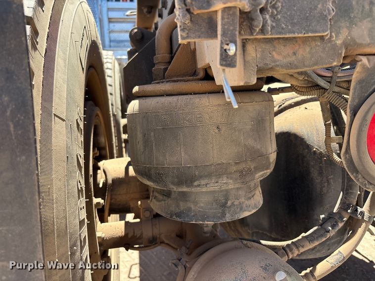 image for item EL2492 2011 Kenworth W900 semi truck