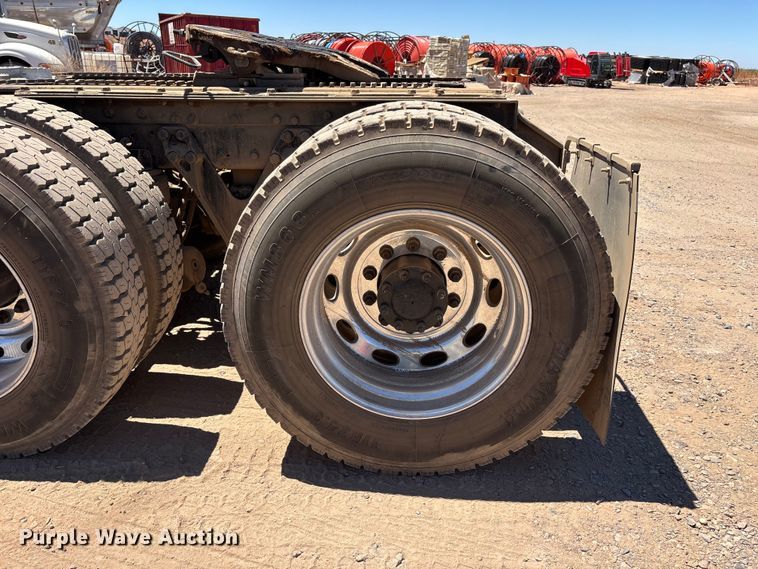 image for item EL2492 2011 Kenworth W900 semi truck