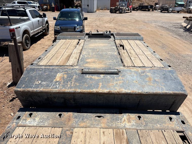 image for item EL2493 2009 Landoll Corporation Tran45 drop tilt deck equipment trailer