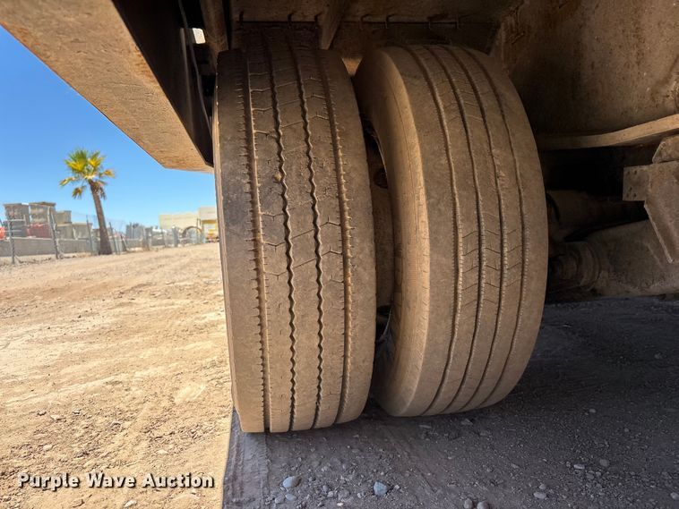 image for item EL2493 2009 Landoll Corporation Tran45 drop tilt deck equipment trailer