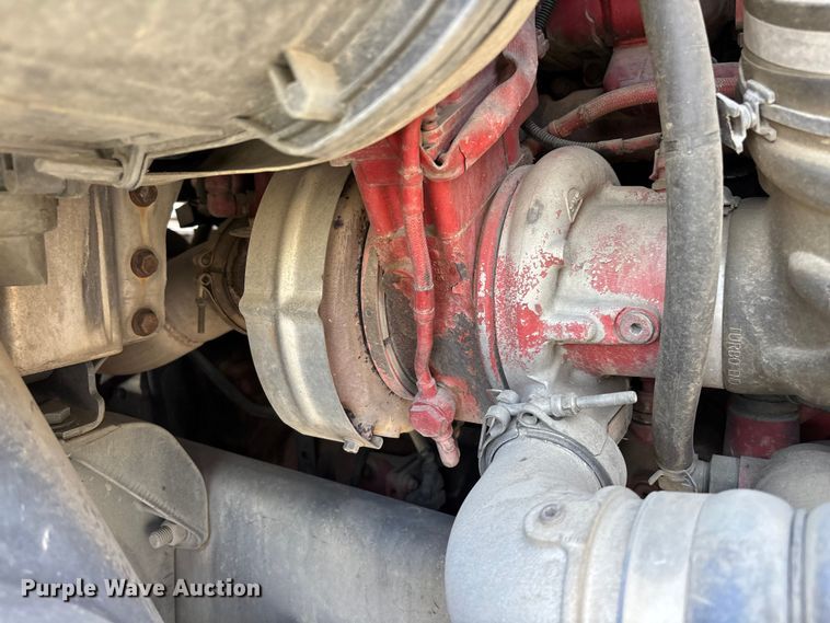 image for item EL2504 2013 Freightliner Cascadia fuel truck