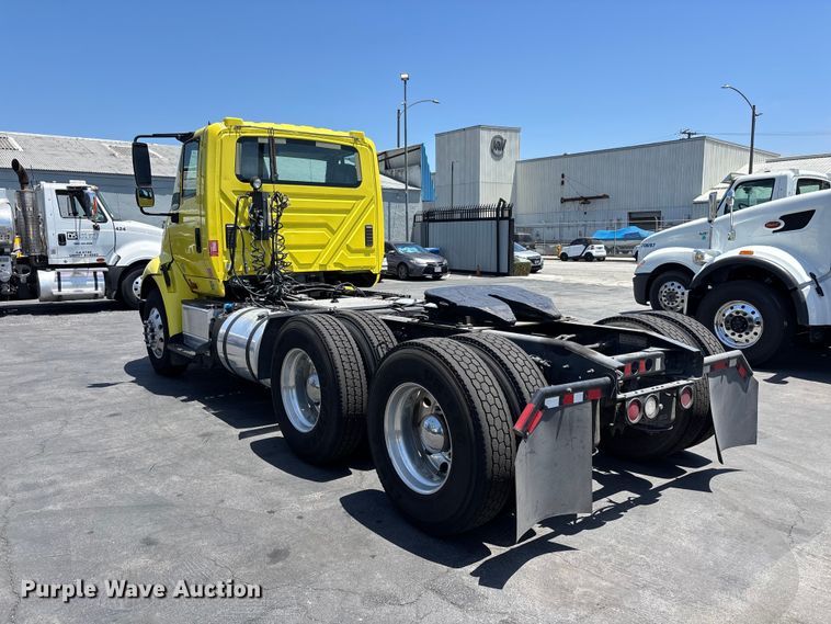 image for item EL2506 2015 International 8600 semi truck