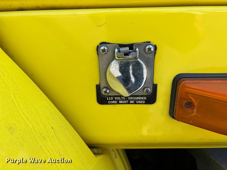 image for item EL2506 2015 International 8600 semi truck