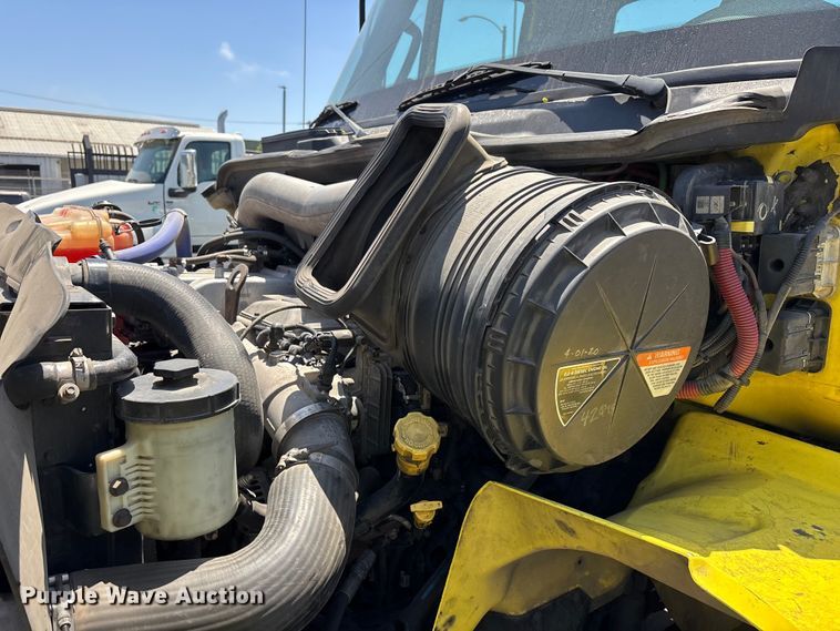 image for item EL2506 2015 International 8600 semi truck