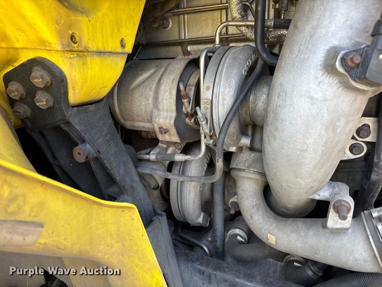 image for item EL2506 2015 International 8600 semi truck