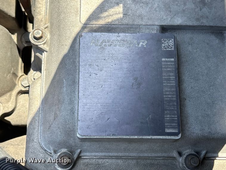 image for item EL2506 2015 International 8600 semi truck