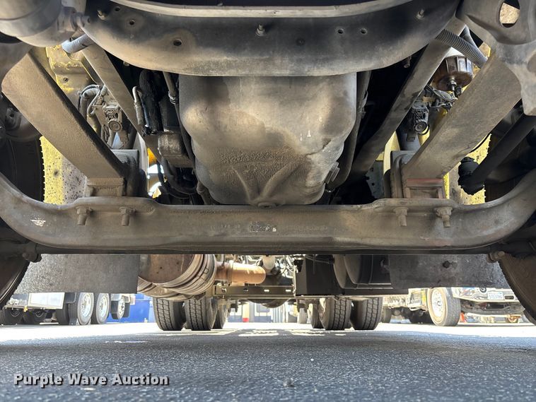 image for item EL2506 2015 International 8600 semi truck