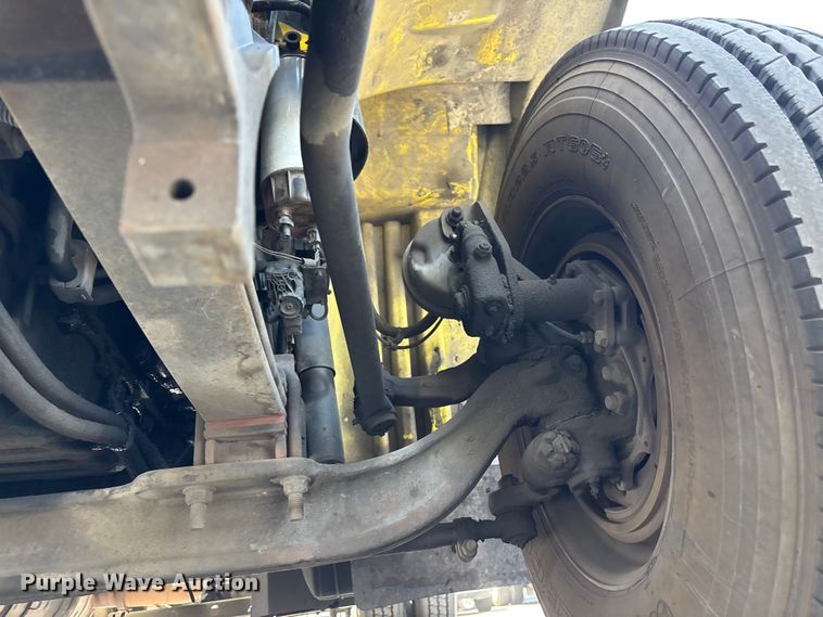 image for item EL2506 2015 International 8600 semi truck