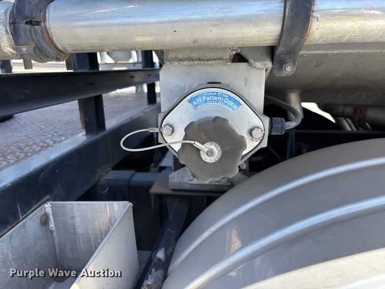 image for item EL2508 2011 International ProStar fuel truck