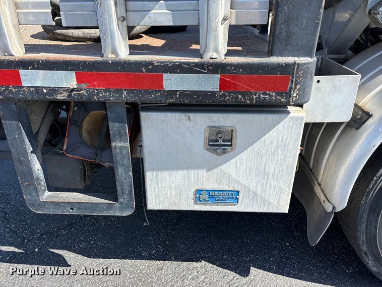 image for item EL2508 2011 International ProStar fuel truck