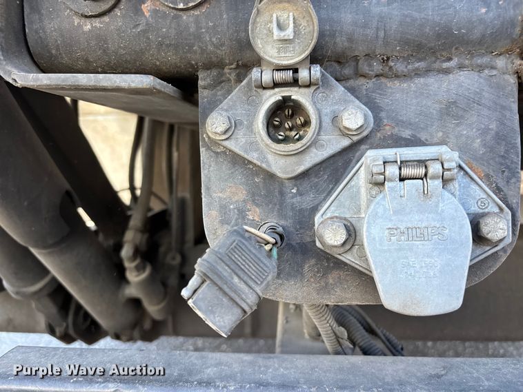 image for item EL2508 2011 International ProStar fuel truck