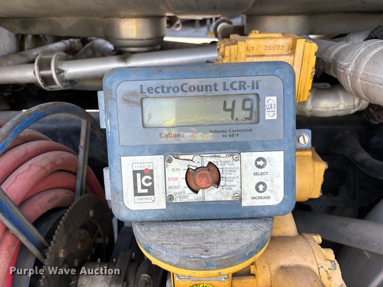image for item EL2508 2011 International ProStar fuel truck