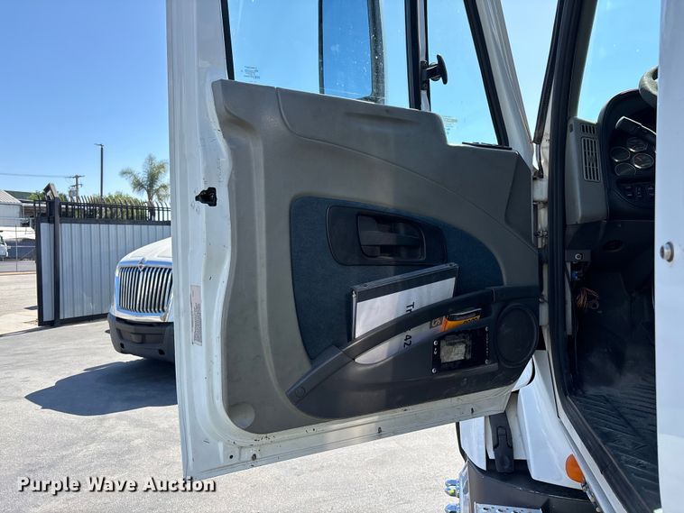 image for item EL2508 2011 International ProStar fuel truck