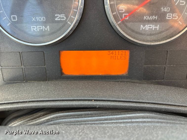 image for item EL2508 2011 International ProStar fuel truck