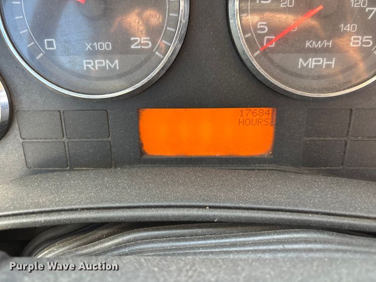 image for item EL2508 2011 International ProStar fuel truck