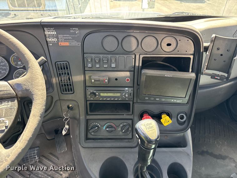 image for item EL2508 2011 International ProStar fuel truck