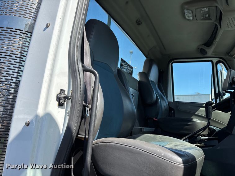 image for item EL2508 2011 International ProStar fuel truck