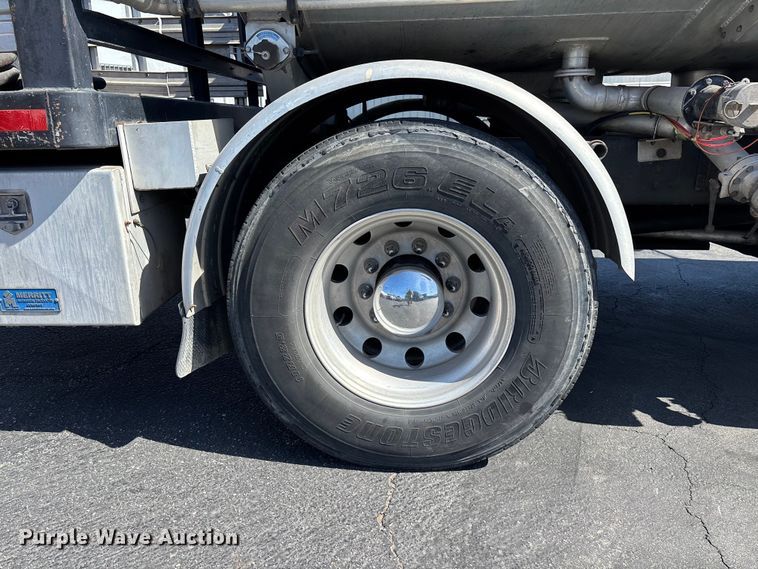 image for item EL2508 2011 International ProStar fuel truck