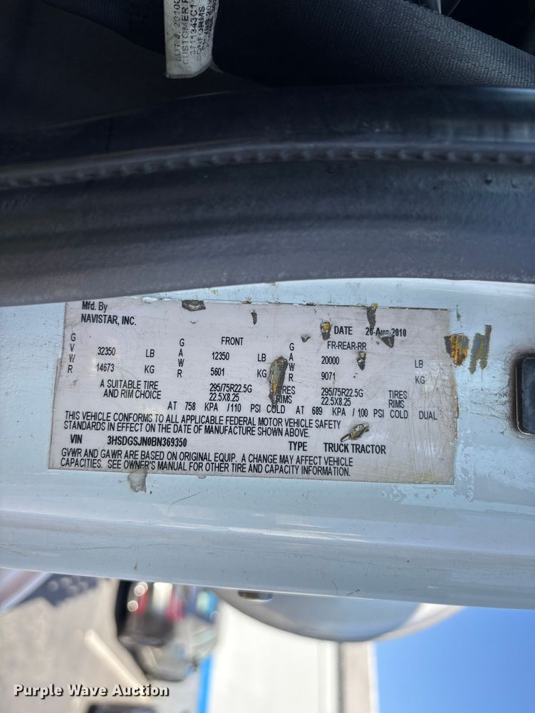 image for item EL2508 2011 International ProStar fuel truck