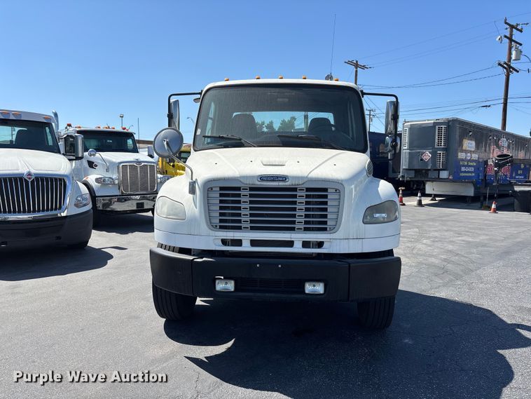 image for item EL2510 2014 Freightliner Business Class M2 semi truck