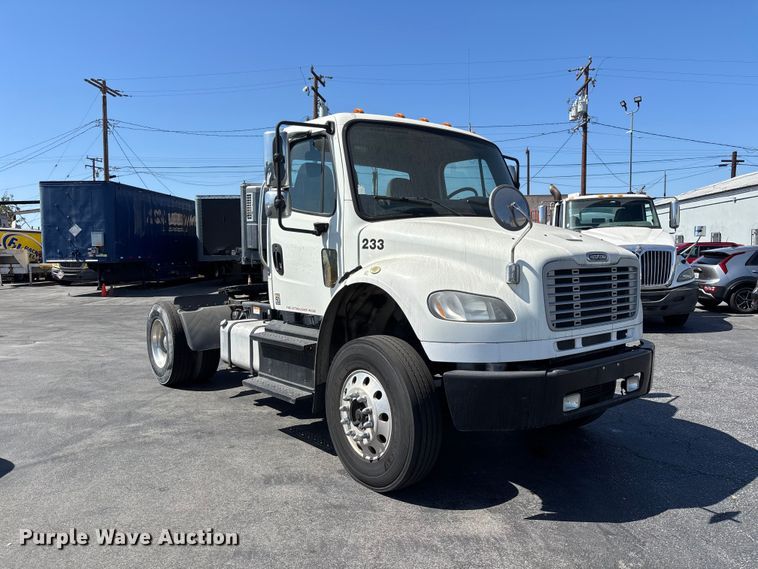 image for item EL2510 2014 Freightliner Business Class M2 semi truck