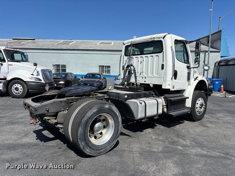 image for item EL2510 2014 Freightliner Business Class M2 semi truck