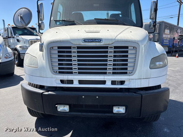 image for item EL2510 2014 Freightliner Business Class M2 semi truck