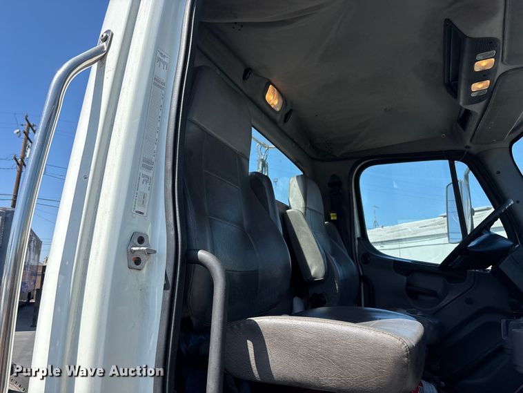 image for item EL2510 2014 Freightliner Business Class M2 semi truck