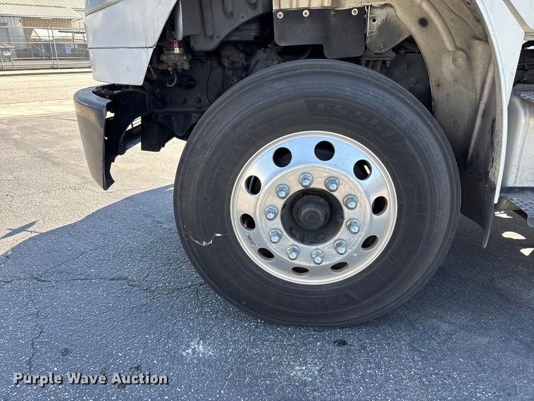image for item EL2510 2014 Freightliner Business Class M2 semi truck