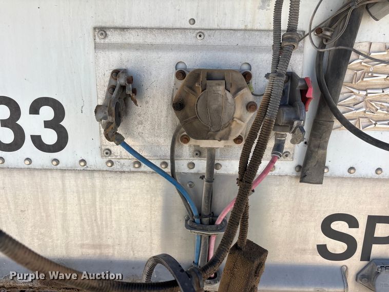 image for item EL2517 2004 Wabash refrigerated van trailer
