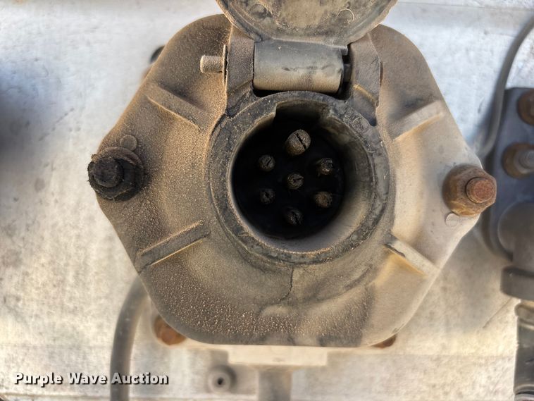 image for item EL2517 2004 Wabash refrigerated van trailer
