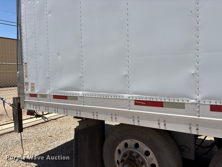image for item EL2517 2004 Wabash refrigerated van trailer