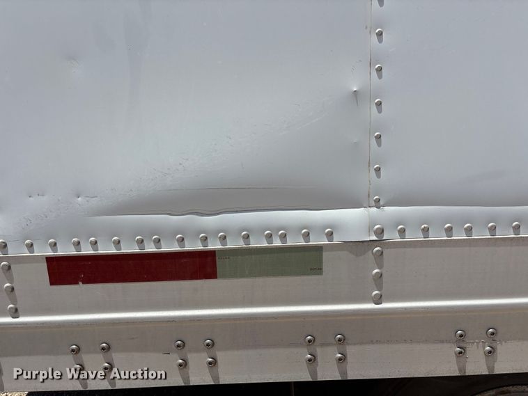 image for item EL2517 2004 Wabash refrigerated van trailer