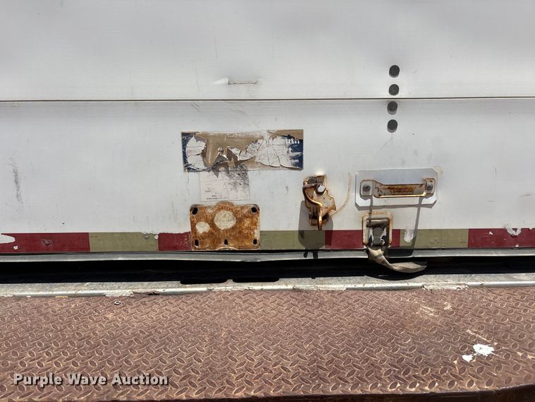 image for item EL2517 2004 Wabash refrigerated van trailer