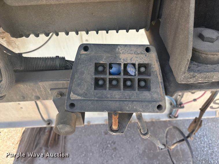 image for item EL2517 2004 Wabash refrigerated van trailer