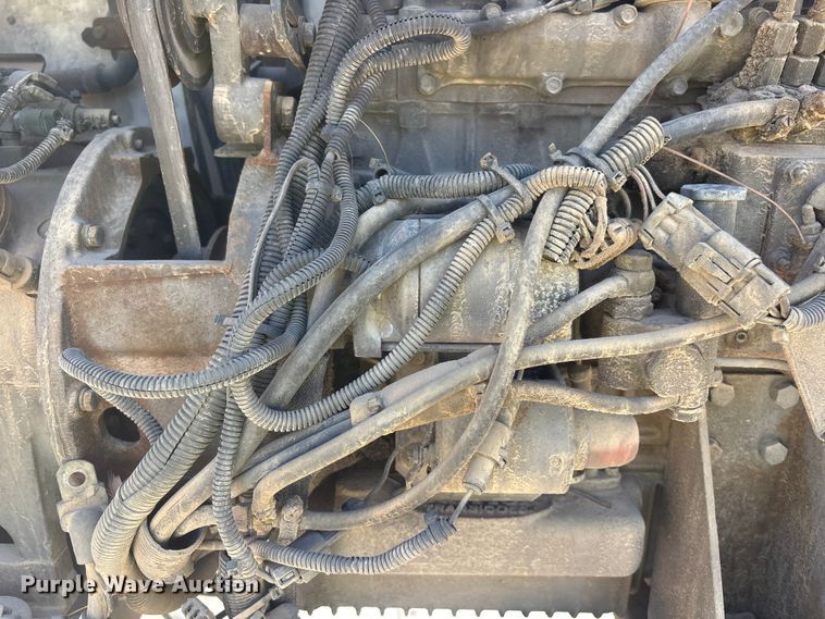 image for item EL2517 2004 Wabash refrigerated van trailer