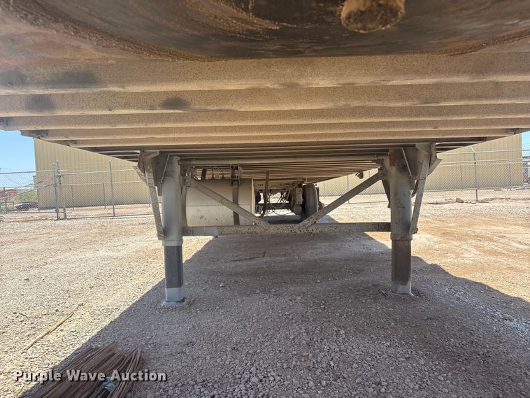 image for item EL2517 2004 Wabash refrigerated van trailer