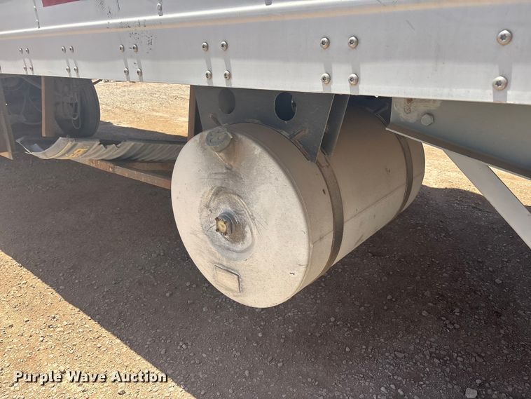 image for item EL2517 2004 Wabash refrigerated van trailer
