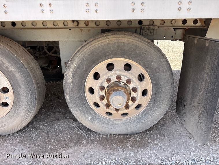 image for item EL2517 2004 Wabash refrigerated van trailer